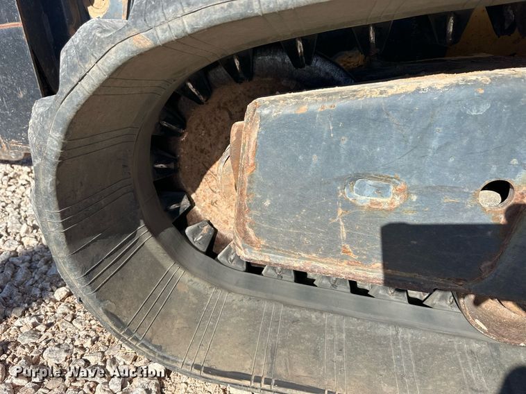 image for item ER8955 2014 New Holland C232 tracked skid steer loader