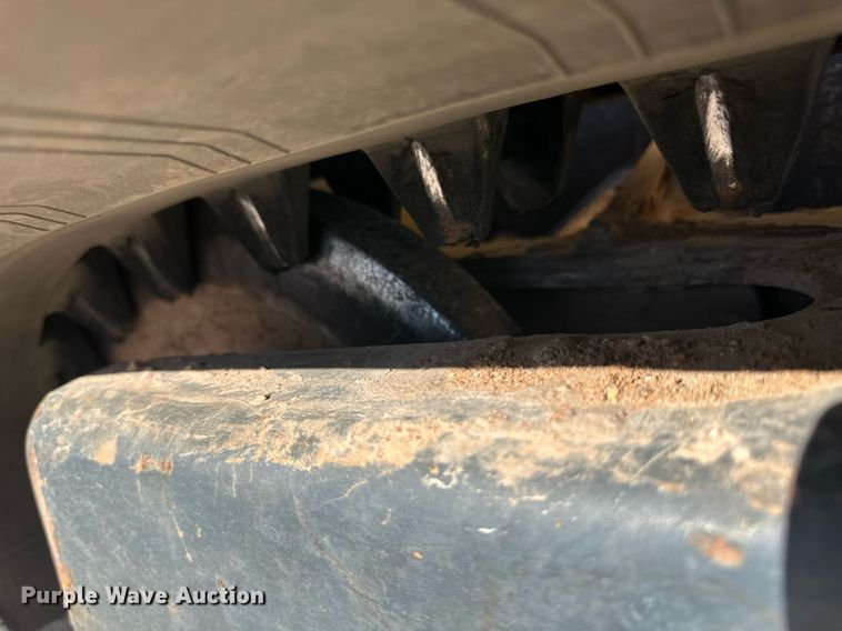 image for item ER8955 2014 New Holland C232 tracked skid steer loader