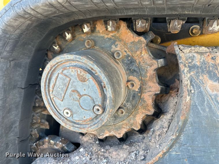 image for item ER8955 2014 New Holland C232 tracked skid steer loader