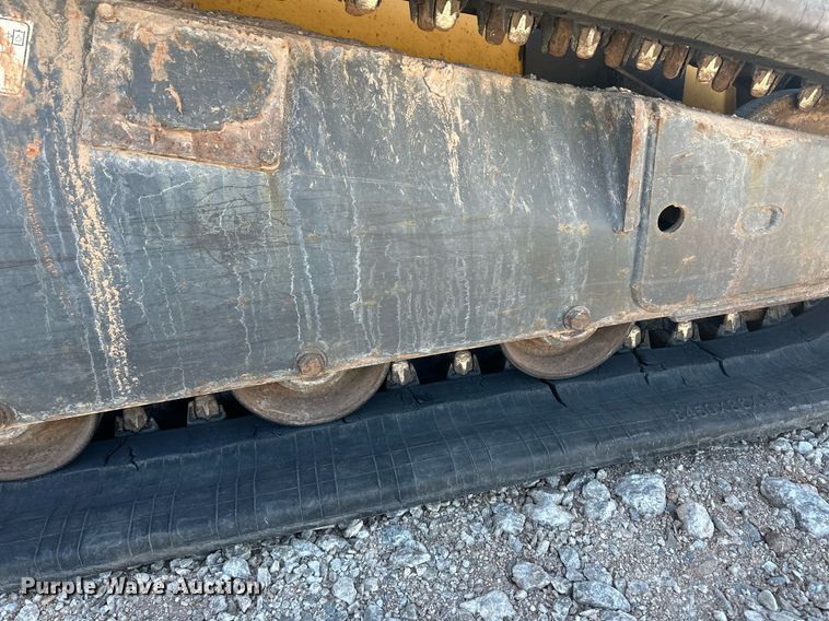 image for item ER8955 2014 New Holland C232 tracked skid steer loader