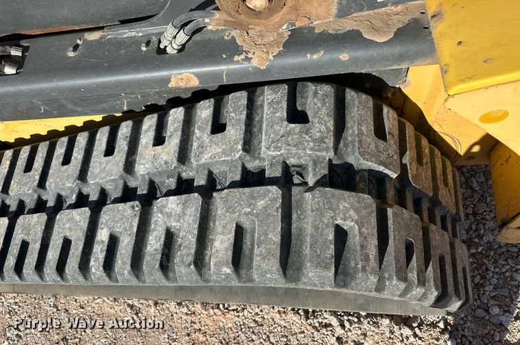 image for item ER8955 2014 New Holland C232 tracked skid steer loader