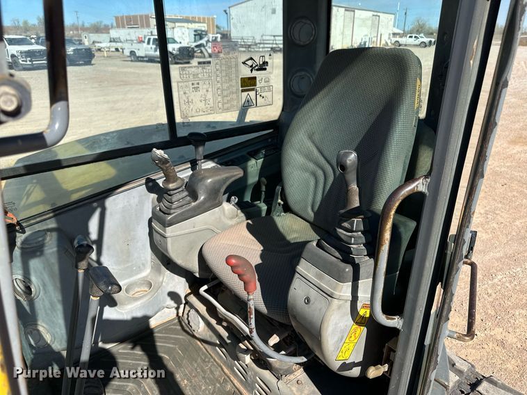 image for item ER8959 2006 Volvo ECR88 mini excavator