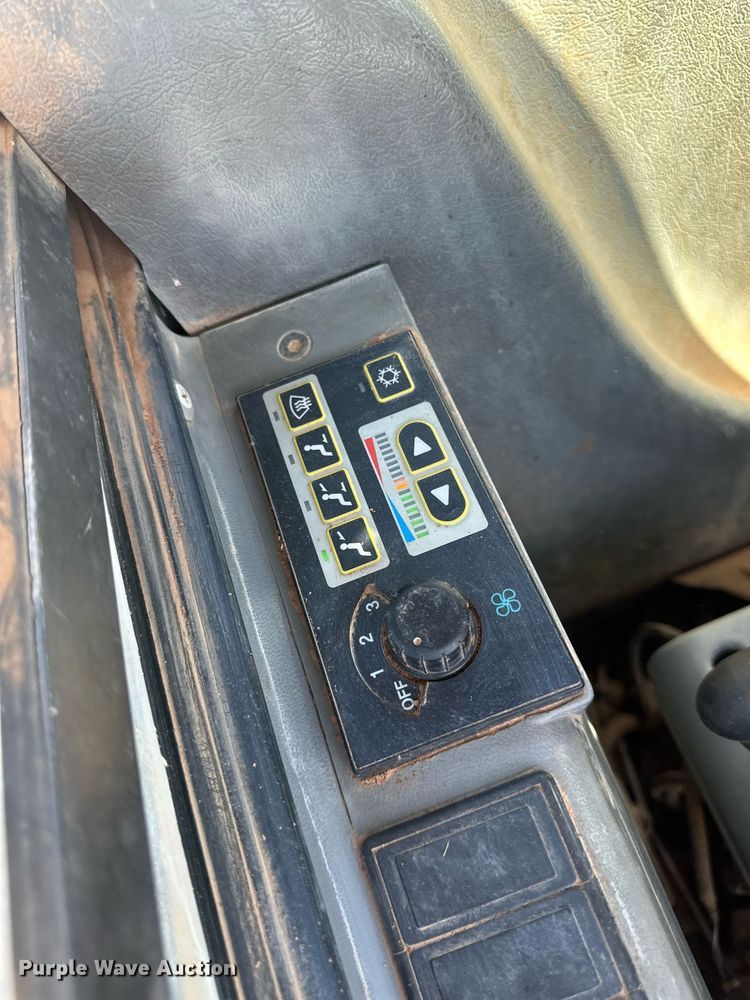 image for item ER8959 2006 Volvo ECR88 mini excavator