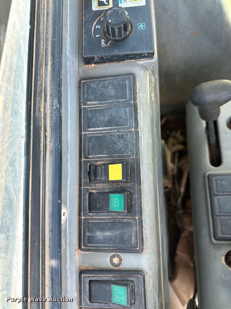 image for item ER8959 2006 Volvo ECR88 mini excavator