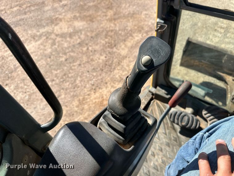 image for item ER8959 2006 Volvo ECR88 mini excavator