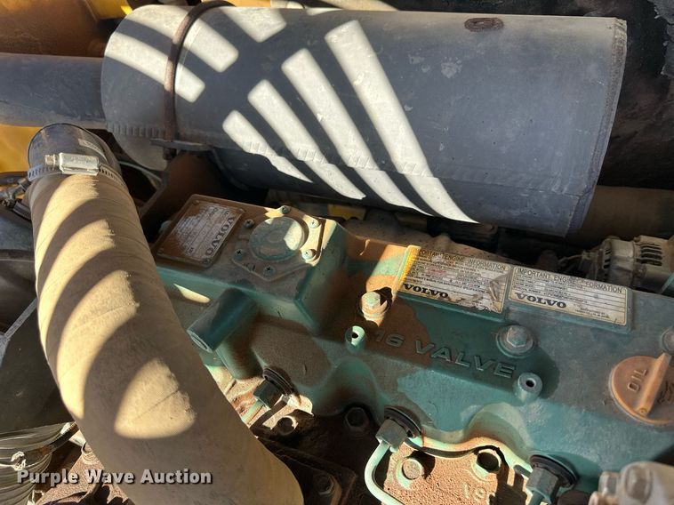 image for item ER8959 2006 Volvo ECR88 mini excavator