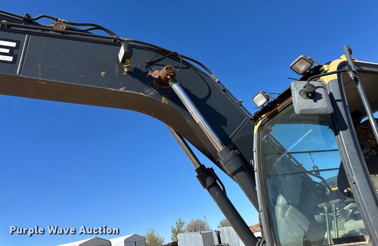 image for item ER8960 2012 John Deere 180G LC excavator