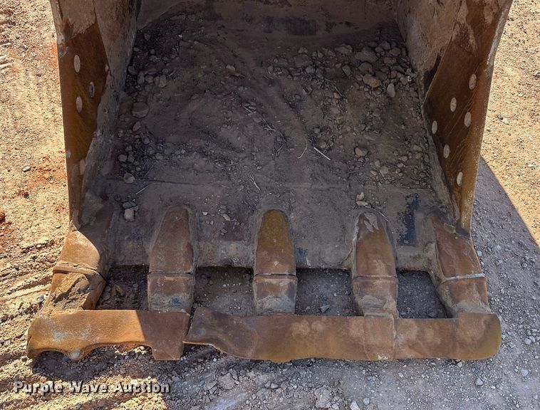 image for item ER8960 2012 John Deere 180G LC excavator