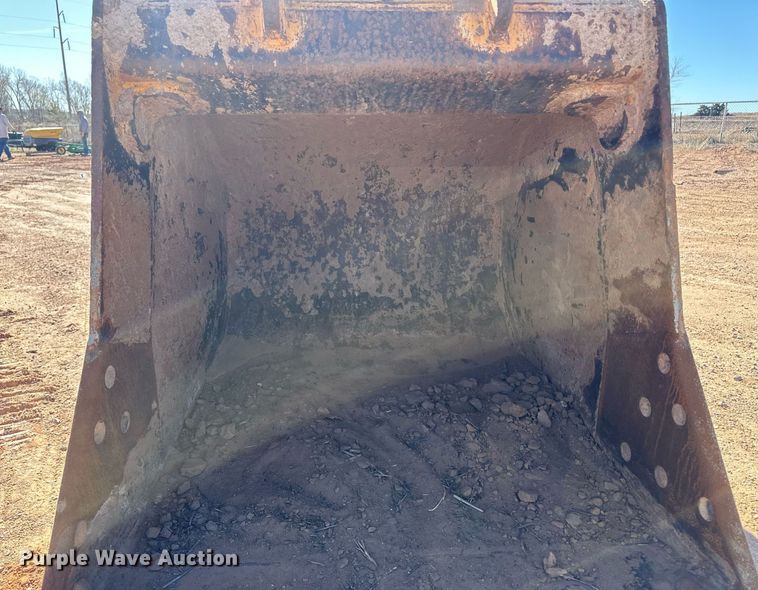 image for item ER8960 2012 John Deere 180G LC excavator