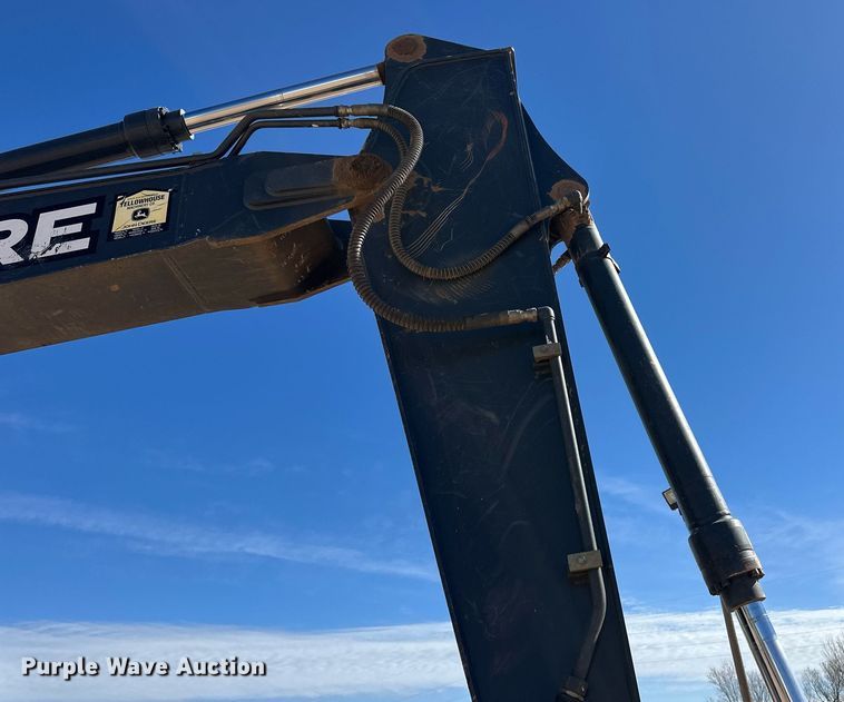 image for item ER8960 2012 John Deere 180G LC excavator