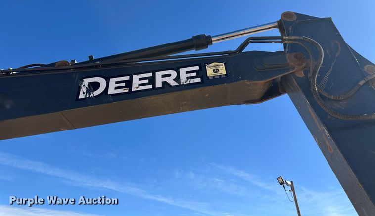 image for item ER8960 2012 John Deere 180G LC excavator