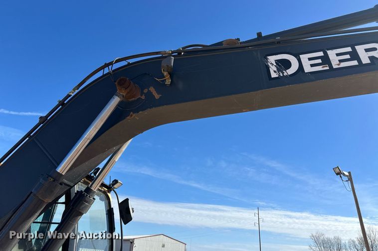 image for item ER8960 2012 John Deere 180G LC excavator