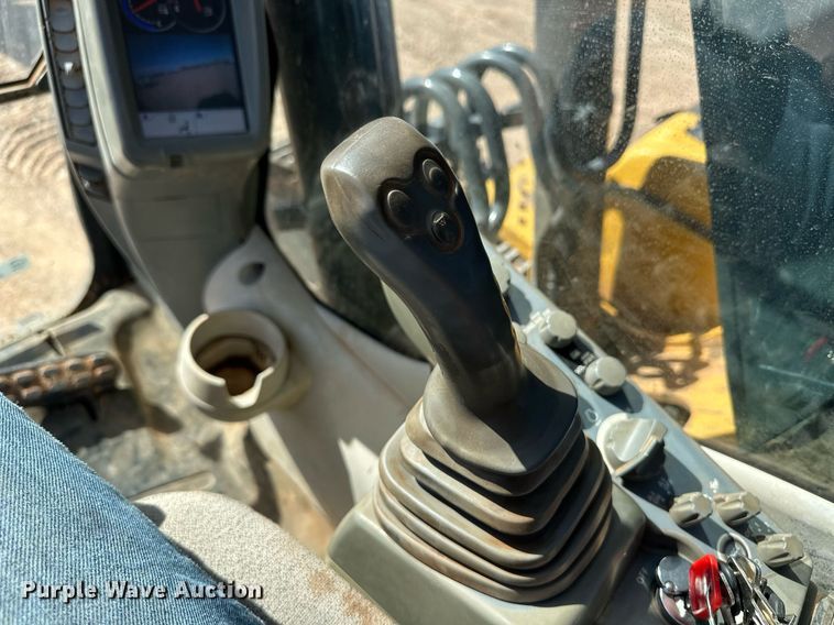 image for item ER8960 2012 John Deere 180G LC excavator