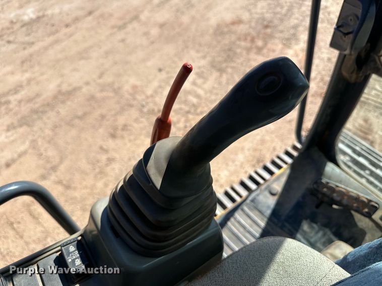 image for item ER8960 2012 John Deere 180G LC excavator