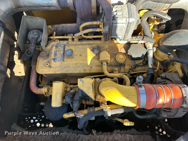 image for item ER8960 2012 John Deere 180G LC excavator