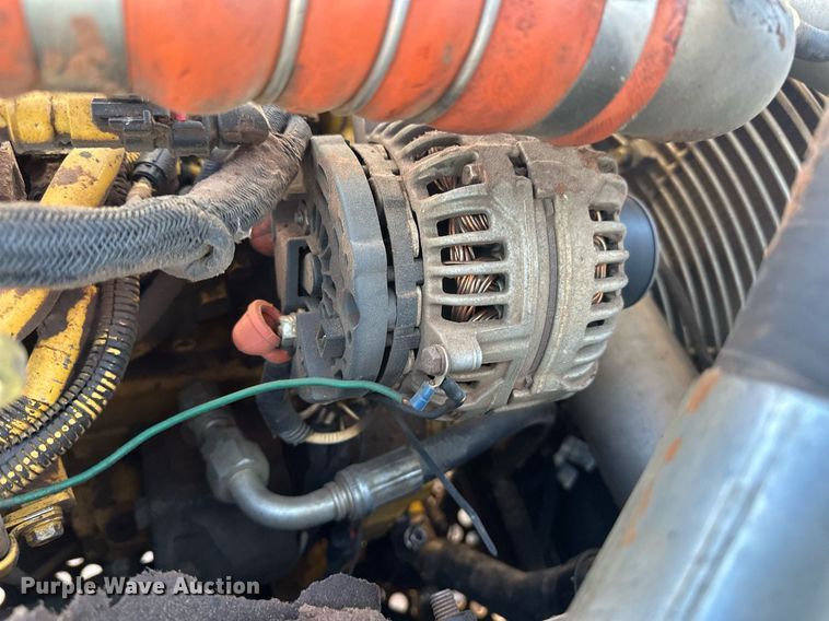 image for item ER8960 2012 John Deere 180G LC excavator