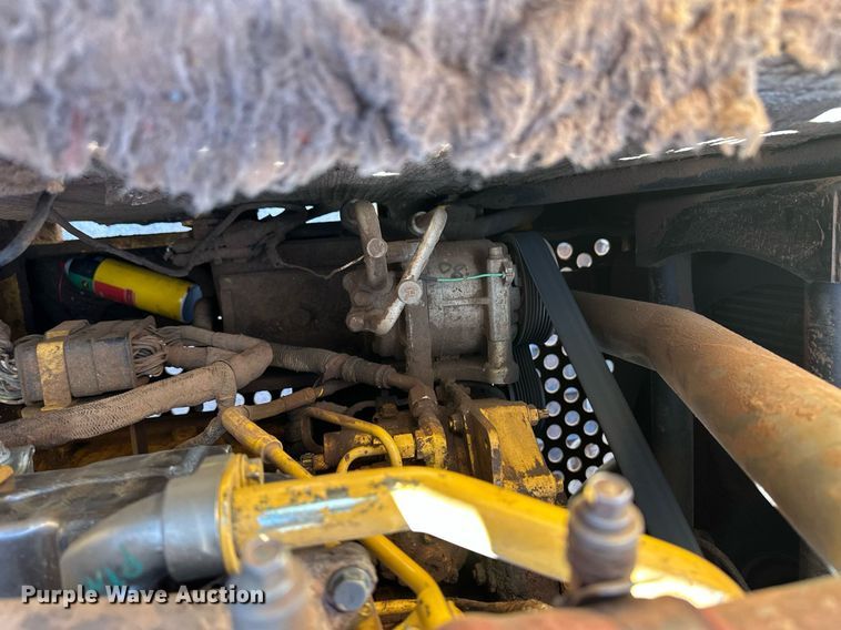 image for item ER8960 2012 John Deere 180G LC excavator