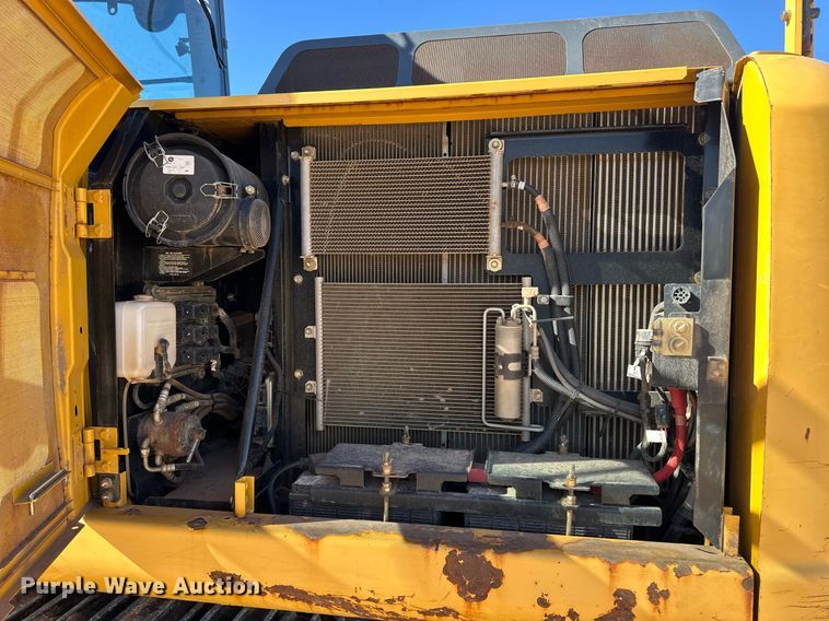 image for item ER8960 2012 John Deere 180G LC excavator