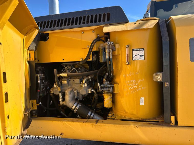 image for item ER8960 2012 John Deere 180G LC excavator