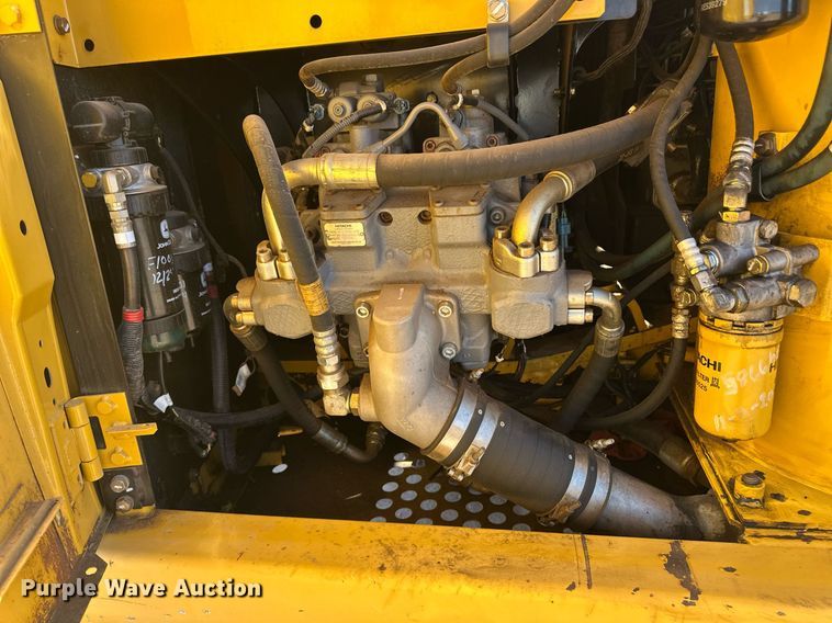 image for item ER8960 2012 John Deere 180G LC excavator