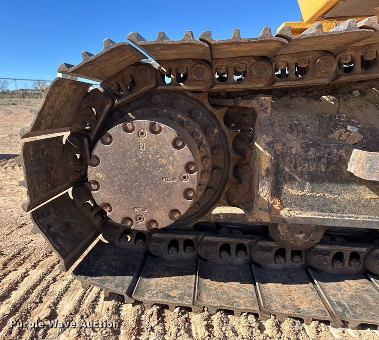 image for item ER8960 2012 John Deere 180G LC excavator