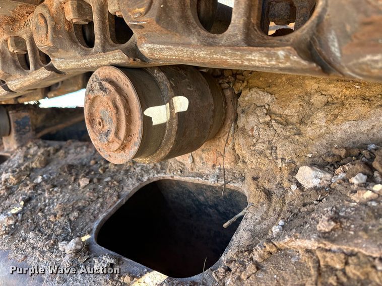 image for item ER8960 2012 John Deere 180G LC excavator