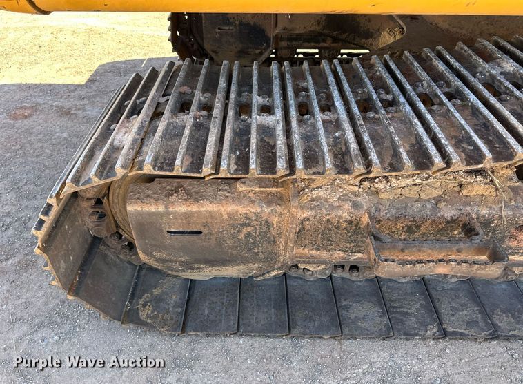 image for item ER8960 2012 John Deere 180G LC excavator