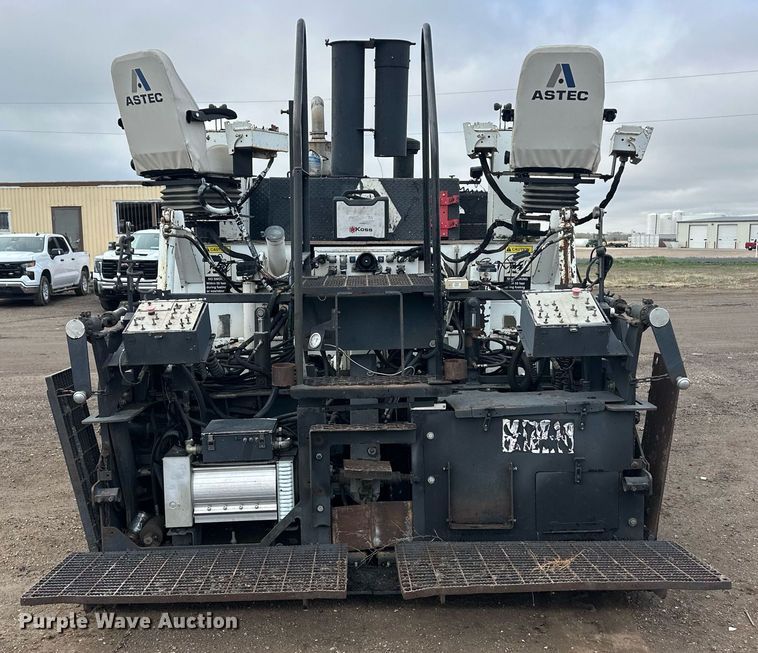 image for item ER8986 2002 Roadtec RP-155 paver