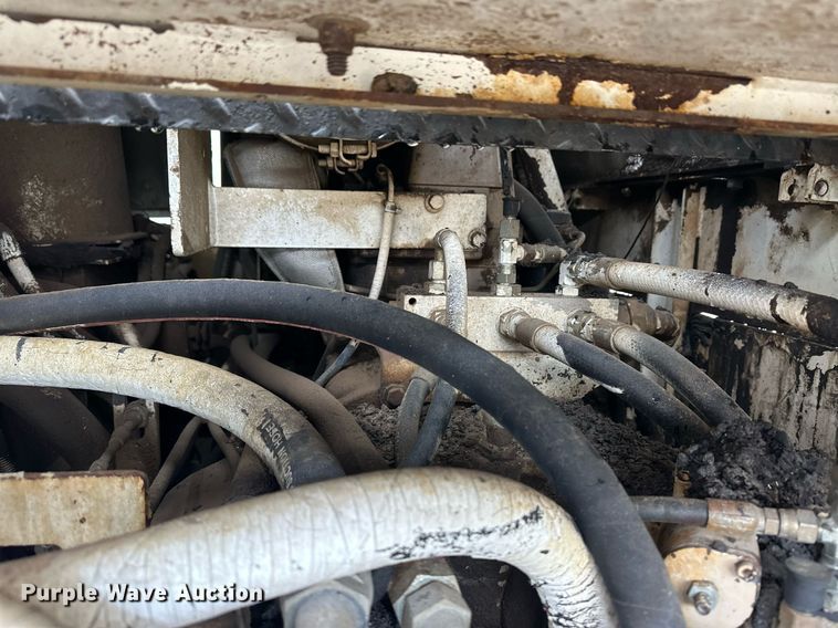 image for item ER8986 2002 Roadtec RP-155 paver