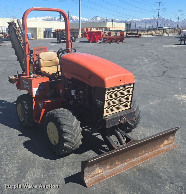 image for item FB9353 2006 Ditch Witch RT40 trencher