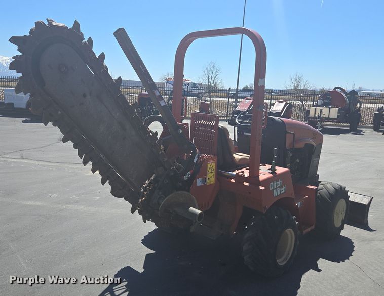 image for item FB9353 2006 Ditch Witch RT40 trencher