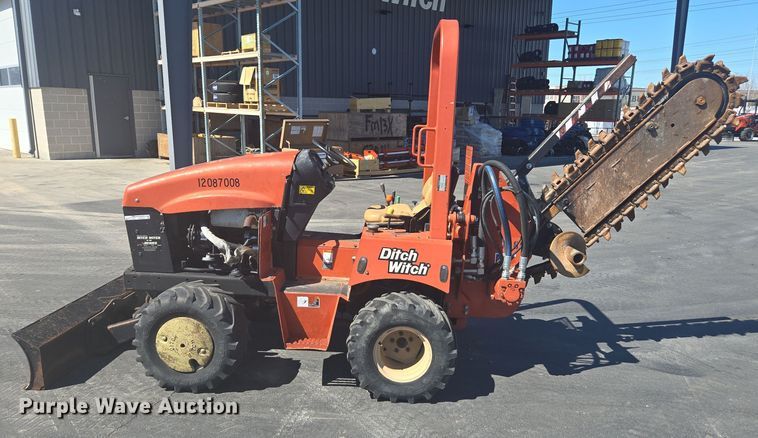 image for item FB9353 2006 Ditch Witch RT40 trencher