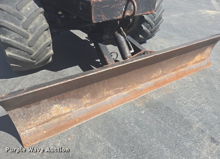 image for item FB9353 2006 Ditch Witch RT40 trencher