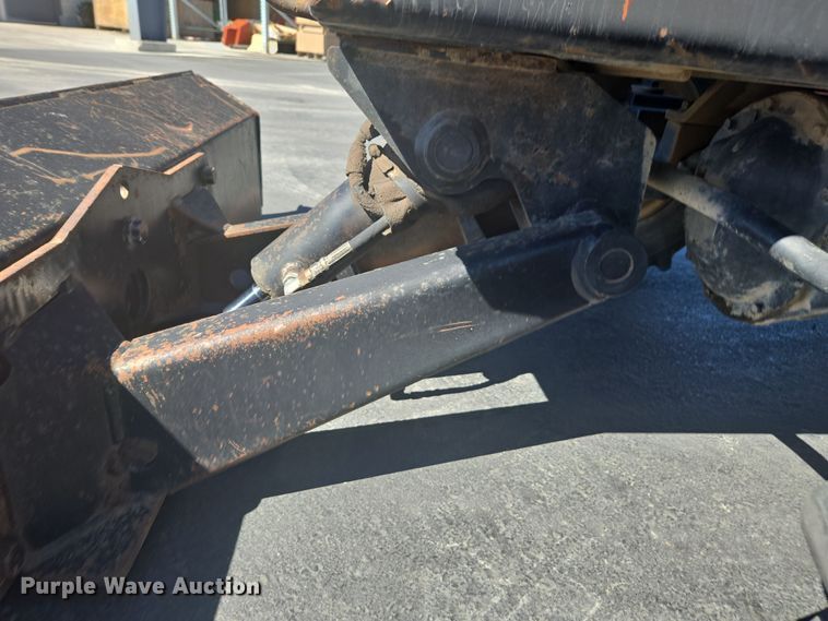 image for item FB9353 2006 Ditch Witch RT40 trencher