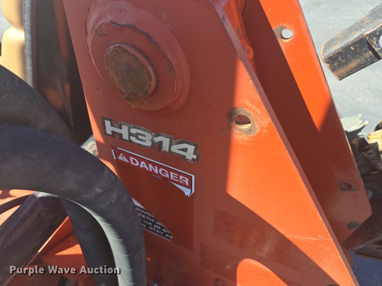 image for item FB9353 2006 Ditch Witch RT40 trencher