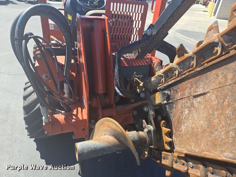 image for item FB9353 2006 Ditch Witch RT40 trencher