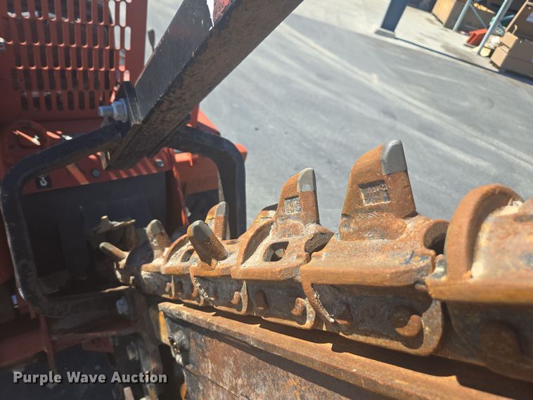 image for item FB9353 2006 Ditch Witch RT40 trencher