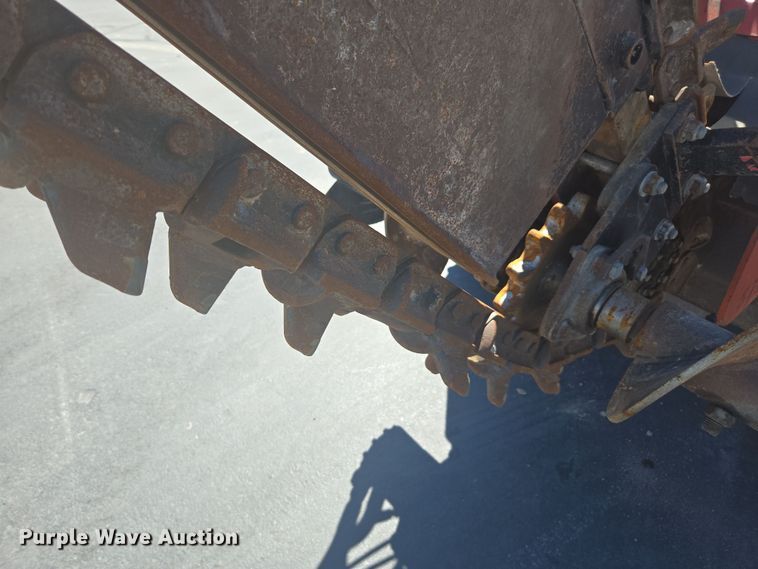 image for item FB9353 2006 Ditch Witch RT40 trencher