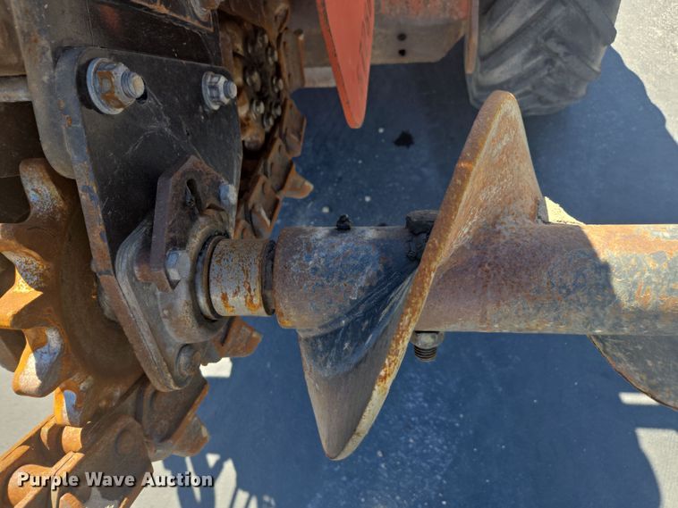 image for item FB9353 2006 Ditch Witch RT40 trencher