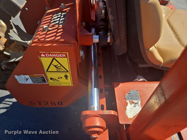 image for item FB9353 2006 Ditch Witch RT40 trencher