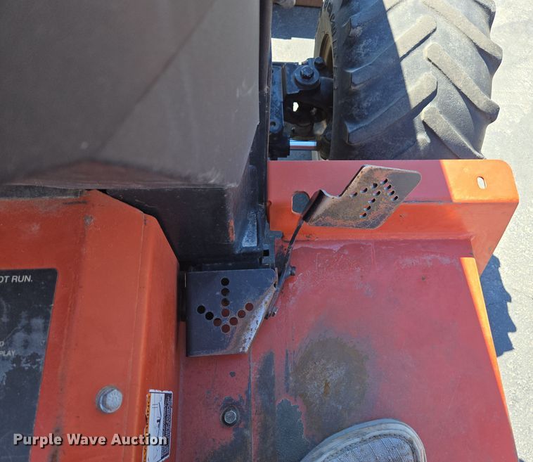 image for item FB9353 2006 Ditch Witch RT40 trencher