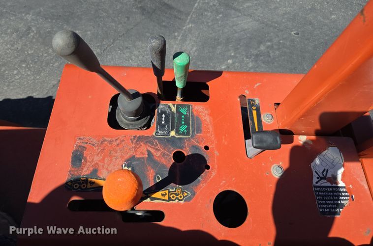 image for item FB9353 2006 Ditch Witch RT40 trencher