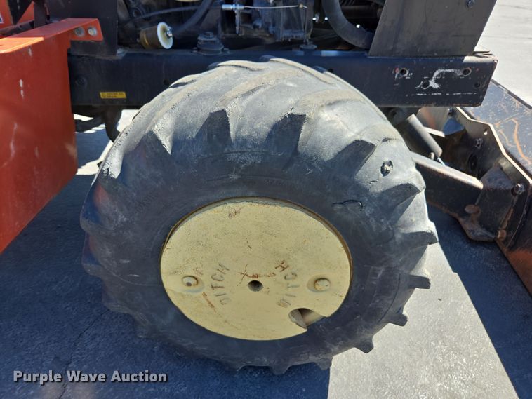 image for item FB9353 2006 Ditch Witch RT40 trencher