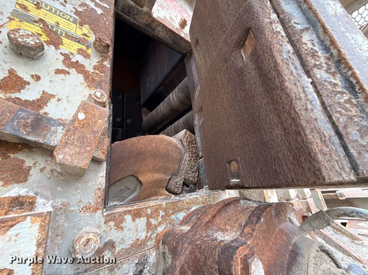 image for item MG9649 Cedarapids 4336 crusher