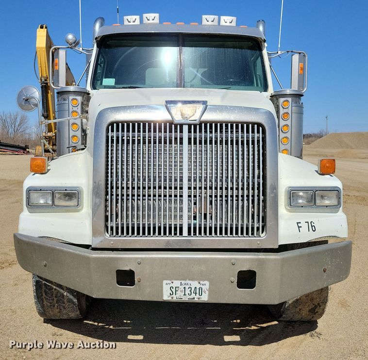 image for item NB9968 2006 Western Star 4900SA dump truck