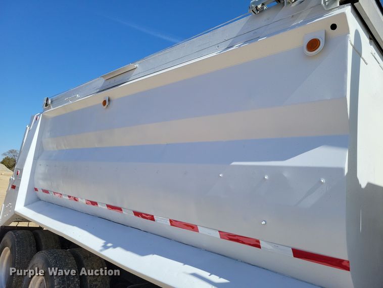 image for item NB9968 2006 Western Star 4900SA dump truck