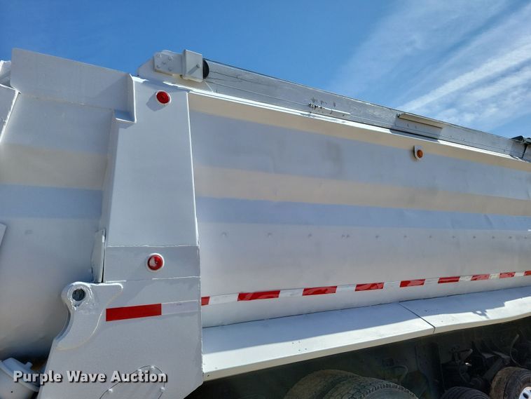 image for item NB9968 2006 Western Star 4900SA dump truck