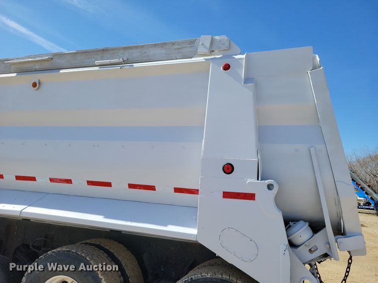 image for item NB9968 2006 Western Star 4900SA dump truck
