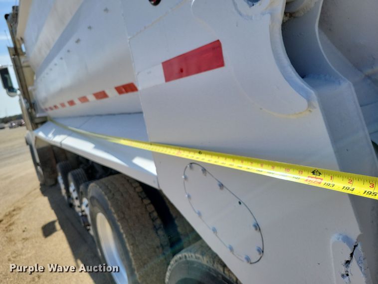 image for item NB9968 2006 Western Star 4900SA dump truck