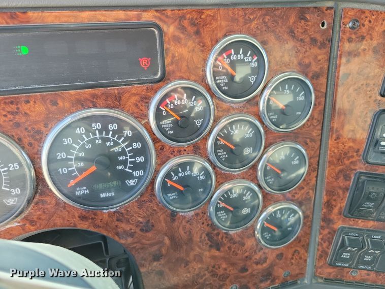 image for item NB9968 2006 Western Star 4900SA dump truck